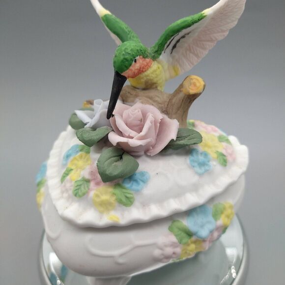 Vintage Ceramic Heart Shaped Trinket Box, Hummingbird & Flowers Matte Finish - Picture 2 of 7
